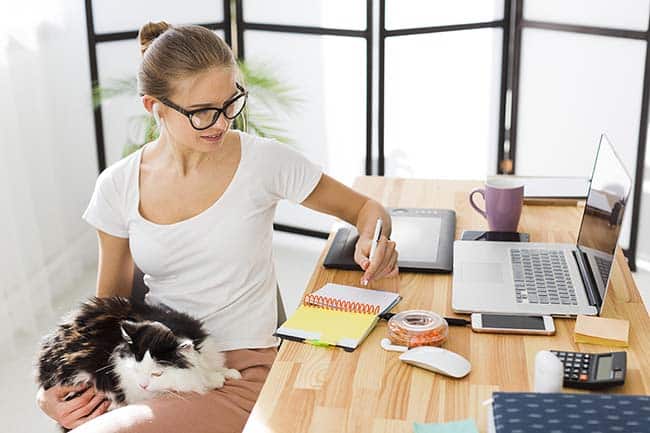 Comment optimiser son espace de travail à son domicile pour augmenter sa productivité?